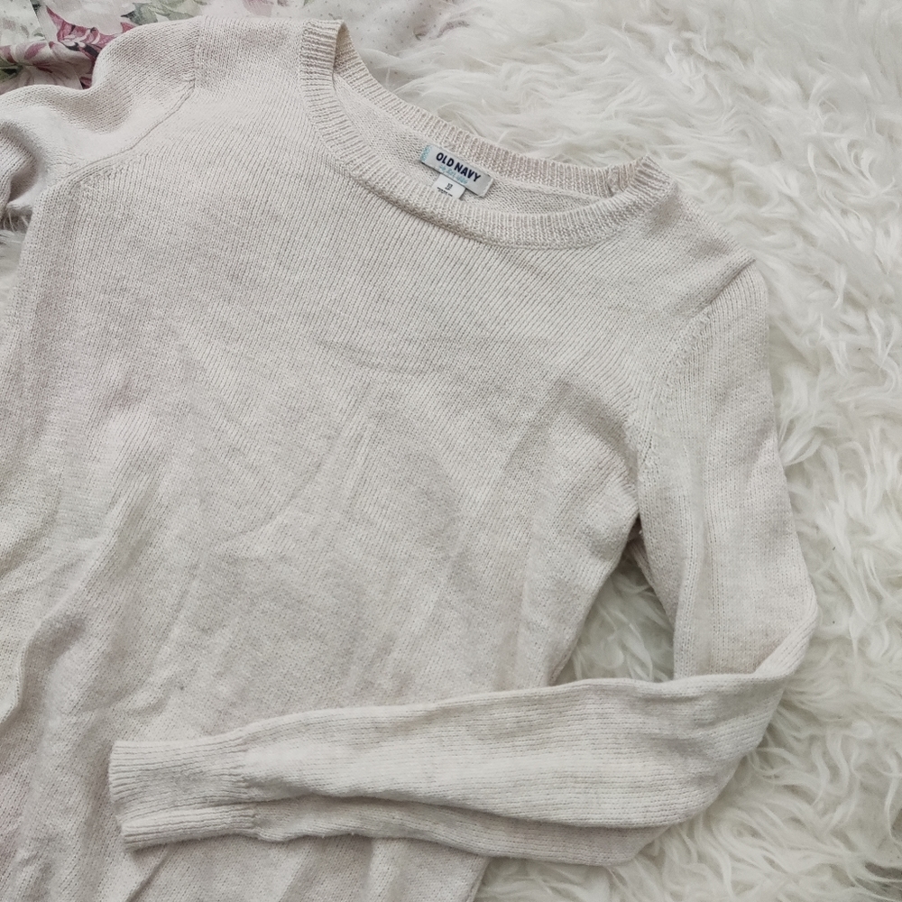 Old navy long sleeve cream sweater